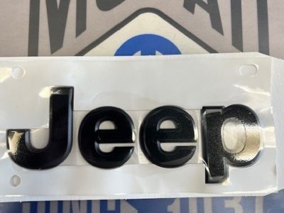 Jeep Avenger Embleem zwart voorzijde