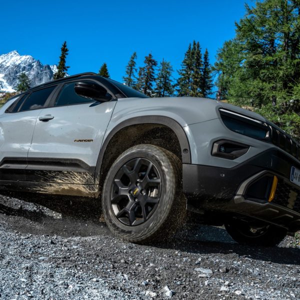 De nieuwe Jeep Avenger 4xe THE NORTH FACE Edition